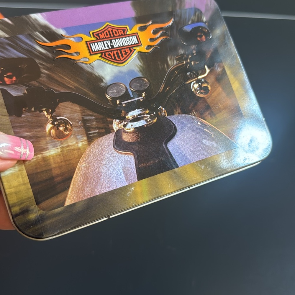 Harley-Davidson Collector Tin & Playing Cards - Picture 7 of 10